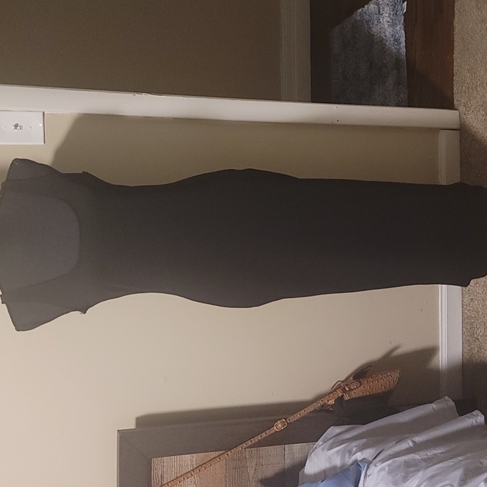 Black simple dress Size large fitted ankle length thick stretch material NEW